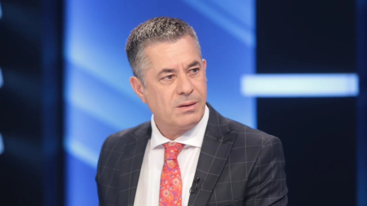MITI I RAMES PO SHEMBET  PROTESTAT PERMBYSEN NARRATIVEN E LIDERIT KARIZMATIK